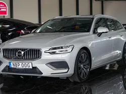Vit Begagnad 2021 Volvo V60 Inscription Kombi | 289 500 kr (Marknadspris)
