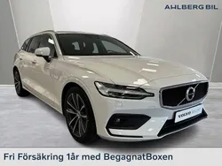 Vit Begagnad 2021 Volvo V60 Momentum Kombi | 299 500 kr (Marknadspris)