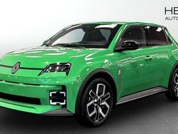 Grön (green) Ny 2025 Renault 5 E-Tech Techno Halvkombi | 399 900 kr