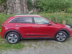 Röd Begagnad 2019 Kia e-Niro Advance SUV | 169 000 kr (Marknadspris)