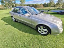 Silver Begagnad 2009 Mercedes E230 Avantgarde Sedan | 69 000 kr