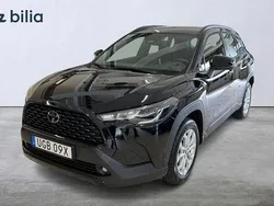 Svart Ny 2025 Toyota Corolla Cross Active SUV | 372 900 kr (Marknadspris)