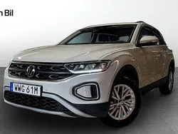 Grå Begagnad 2022 VW T-Roc Life SUV | 209 900 kr (Marknadspris)