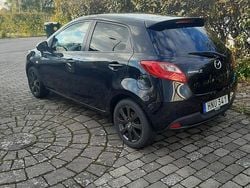 Svart Begagnad 2014 Mazda 2 Halvkombi | 72 000 kr (Marknadspris)