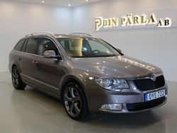 Ljusbrun (brun) Begagnad 2012 Skoda Superb Kombi | 59 900 kr (Marknadspris)