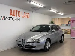 Grå Begagnad 2001 Alfa Romeo 147 Progression Halvkombi | 29 900 kr