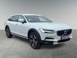 Vit Begagnad 2020 Volvo V90 CC Momentum Kombi | 309 000 kr (Marknadspris)