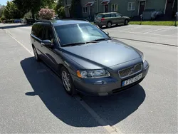 Grå Begagnad 2008 Volvo V70 Momentum Kombi | 20 000 kr (Marknadspris)