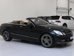 Svart Begagnad 2010 Mercedes E200 Cab | 199 900 kr (Lite dyr)