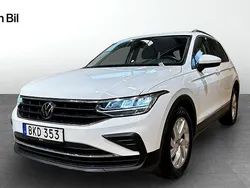 Vit (pure white) Begagnad 2022 VW Tiguan Life SUV | 259 900 kr (Marknadspris)
