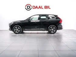 Svart Begagnad 2022 Volvo XC60 Core SUV | 409 700 kr (Marknadspris)