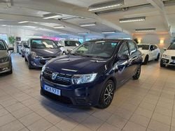 Blå Begagnad 2017 Dacia Sandero Halvkombi | 89 000 kr (Marknadspris)