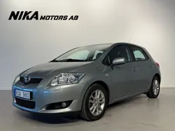 Grå Begagnad 2009 Toyota Auris Halvkombi | 59 900 kr (Marknadspris)