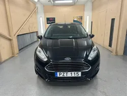Svart Begagnad 2016 Ford Fiesta Titanium Halvkombi | 49 900 kr (Marknadspris)