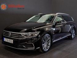 Svart Begagnad 2021 VW Passat GTE Kombi | 209 900 kr (Marknadspris)