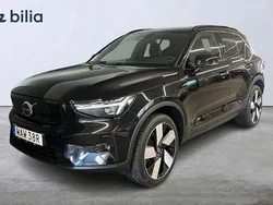 Svart Begagnad 2023 Volvo XC40 Plus SUV | 439 000 kr