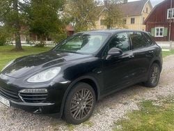 Svart Begagnad 2014 Porsche Cayenne SUV | 270 000 kr (Lite dyr)