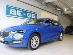 Blå Begagnad 2023 Skoda Octavia Kombi | 274 900 kr (Marknadspris)