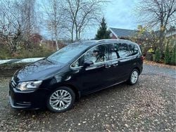 Svart Begagnad 2018 VW Sharan GT Minibuss | 229 000 kr (Bra pris)