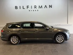 Mörkgrå (grå) Begagnad 2017 VW Passat Kombi | 99 000 kr (Marknadspris)
