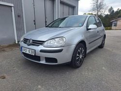Silver Begagnad 2006 VW Golf V Trendline Halvkombi | 19 000 kr (Marknadspris)