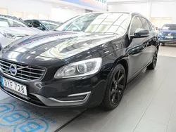 Svart Begagnad 2014 Volvo V60 Summum Kombi | 159 900 kr (Marknadspris)