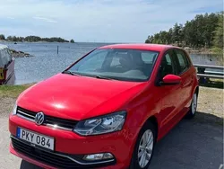 Röd Begagnad 2017 VW Polo Halvkombi | 108 000 kr (Marknadspris)