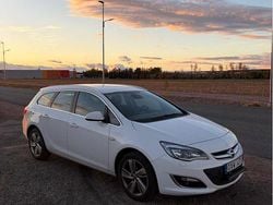 Vit Begagnad 2013 Opel Astra Sport Kombi | 45 000 kr (Marknadspris)