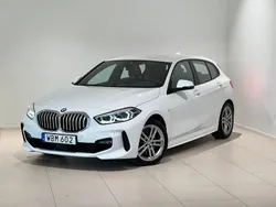 Vit Begagnad 2022 BMW 118 M Sport Halvkombi | 279 000 kr (Lite dyr)