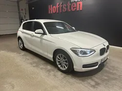 Vit Begagnad 2012 BMW 120 Sport Line Halvkombi | 89 900 kr (Marknadspris)