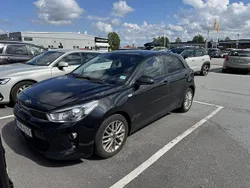 Svart Begagnad 2017 Kia Rio Halvkombi | 105 900 kr (Bra pris)