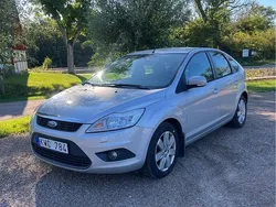 Grå Begagnad 2011 Ford Focus Platinum Halvkombi | 35 500 kr (Marknadspris)