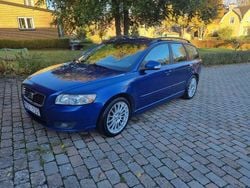 Blå Begagnad 2010 Volvo V50 Momentum Kombi | 40 000 kr (Marknadspris)