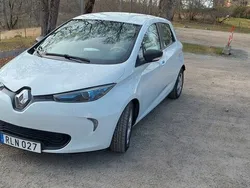 Vit Begagnad 2017 Renault Zoe Halvkombi | 54 000 kr (Superpris)