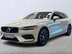 Vit Begagnad 2021 Volvo V60 Momentum Kombi | 289 900 kr (Marknadspris)