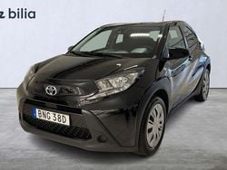Svart Begagnad 2022 Toyota Aygo X Play SUV | 179 900 kr