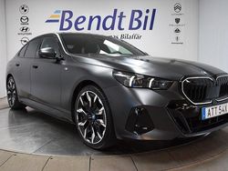 Grå Begagnad 2023 BMW i5 Comfort Edition Sedan | 799 500 kr