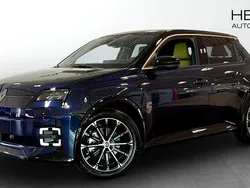 Blå (blue) Ny 2025 Renault R5 Iconic Halvkombi | 435 600 kr