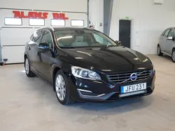 Svart Begagnad 2014 Volvo V60 Summum Kombi | 99 900 kr (Lite dyr)