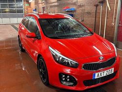 Track red s Begagnad 2017 Kia Ceed Sportswagon GT-Line Kombi | 130 000 kr (Marknadspris)