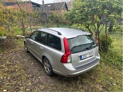 Grå Begagnad 2009 Volvo V50 Momentum Kombi | 25 900 kr (Marknadspris)