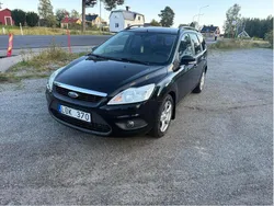 Svart Begagnad 2011 Ford Focus Platinum Kombi | 24 000 kr (Marknadspris)
