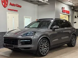 Grå Begagnad 2024 Porsche Cayenne SUV | 1 349 000 kr (Bra pris)