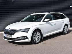 Vit Begagnad 2021 Skoda Superb Business Line Kombi | 249 900 kr (Bra pris)