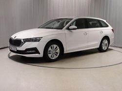 Vit Begagnad 2023 Skoda Octavia G-TEC Kombi | 264 900 kr (Marknadspris)