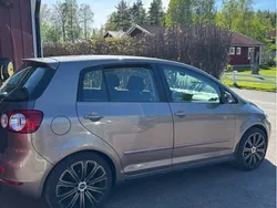 Brun Begagnad 2010 VW Golf Plus Cross Minibuss | 40 000 kr (Lite dyr)