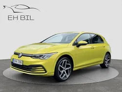 Gul Begagnad 2022 VW Golf VIII Halvkombi | 249 900 kr (Marknadspris)