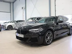 Svart Begagnad 2021 BMW 530e M Sport Kombi | 419 900 kr (Marknadspris)