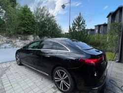 Svart Begagnad 2022 Mercedes EQE350 Sedan | 289 900 kr