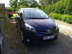 Svart Begagnad 2013 Toyota Yaris Trend Halvkombi | 66 000 kr (Marknadspris)